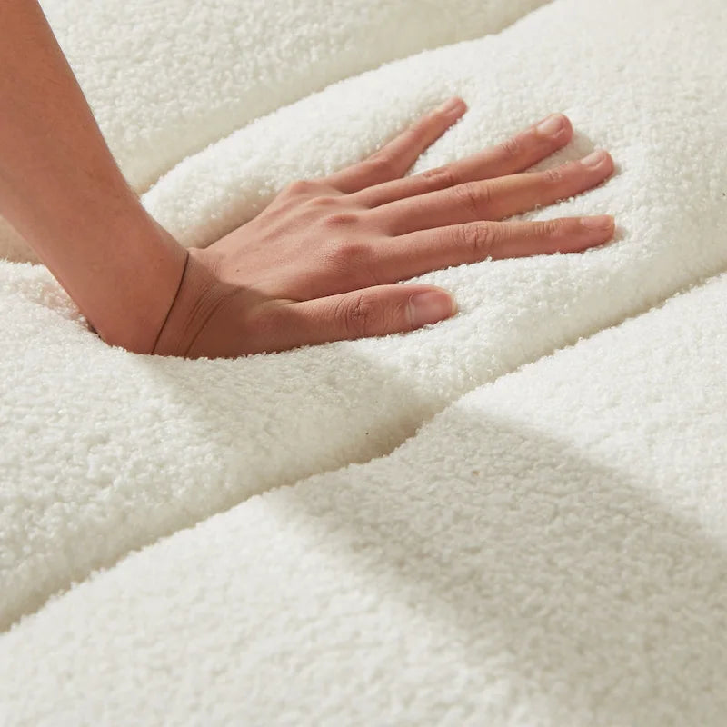 Sillón de descanso beige de tela teddy de 39.7 con patas de plástico