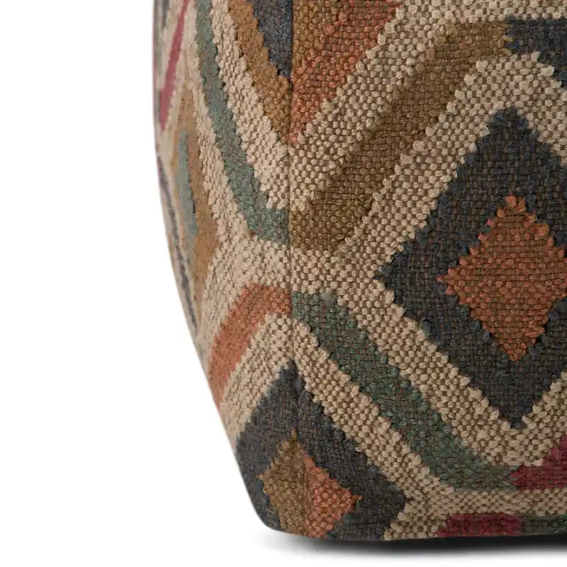 Puf cuadrado bohemio con personalidad