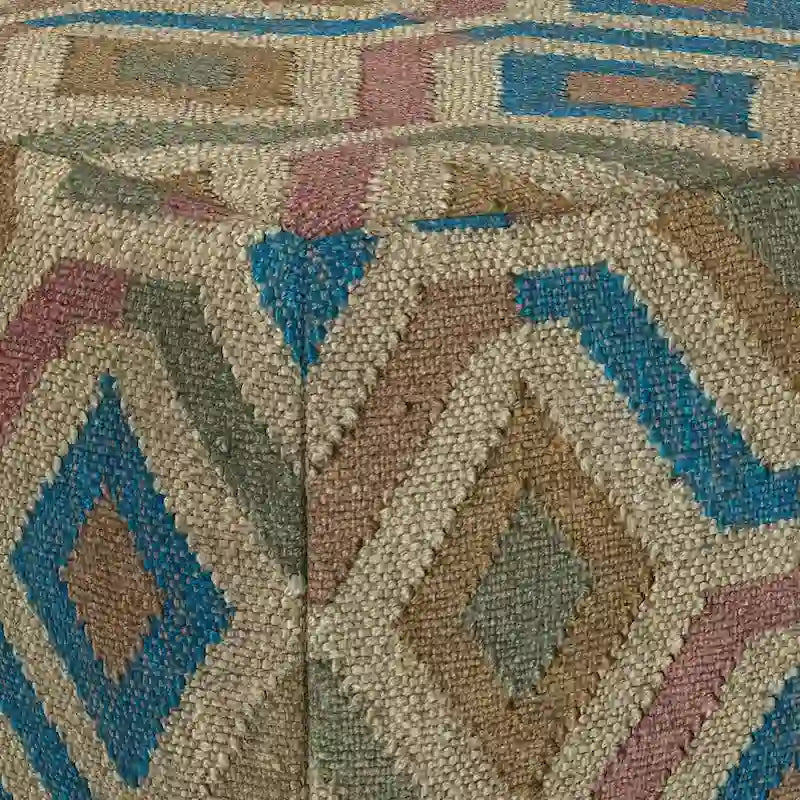 Pouf quadrato boho dal carattere originale