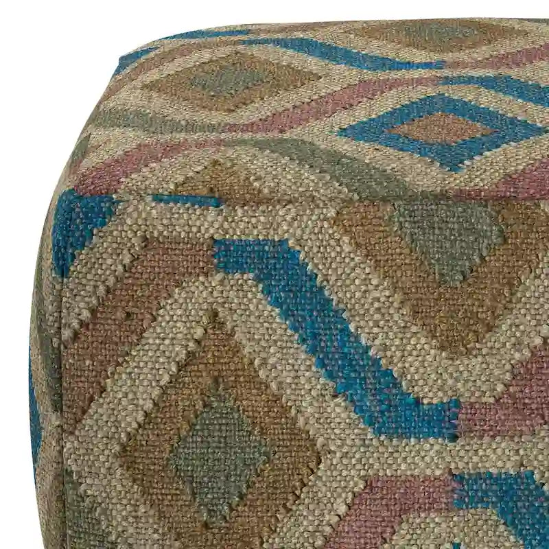 Pouf quadrato boho dal carattere originale